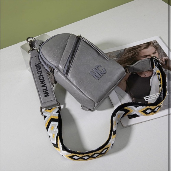 Grey sling bag with guitar strap - Picture 4 of 7